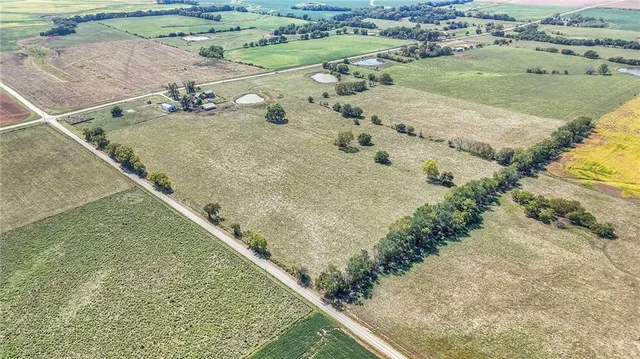 $725,000 | 6950 Northeast State Route, Butler, MO 64730