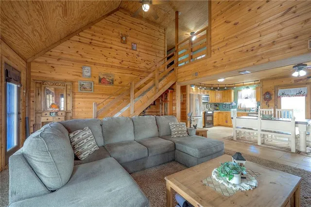 $725,000 | 6950 Northeast State Route, Butler, MO 64730