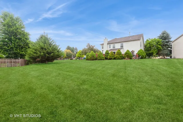 $644,999 | 2578 Crestview Drive, Aurora, IL 60502