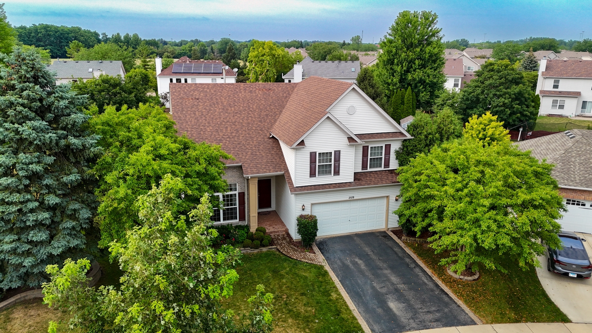 2578 Crestview Drive Aurora, IL 60502 - Photo 32 of 43 an aerial view of a house with a yard