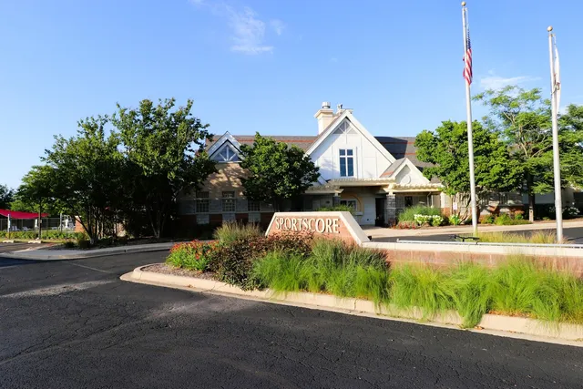 $644,999 | 2578 Crestview Drive, Aurora, IL 60502