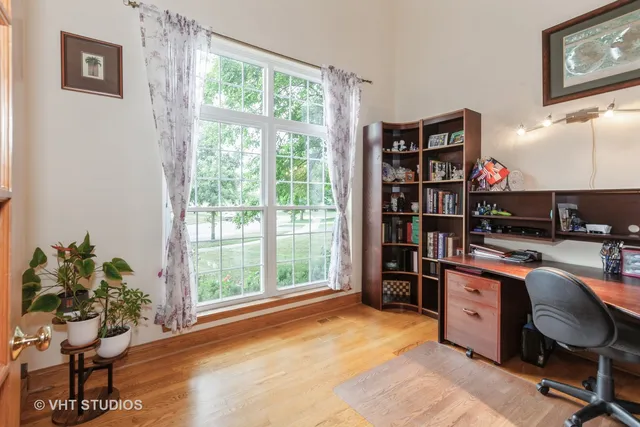 $644,999 | 2578 Crestview Drive, Aurora, IL 60502