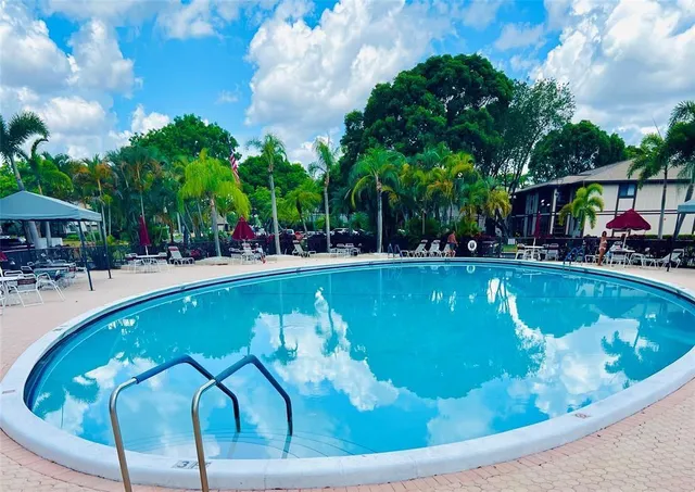 $124,900 | 9988 North Belfort Circle, Unit 111, Tamarac, FL 33321