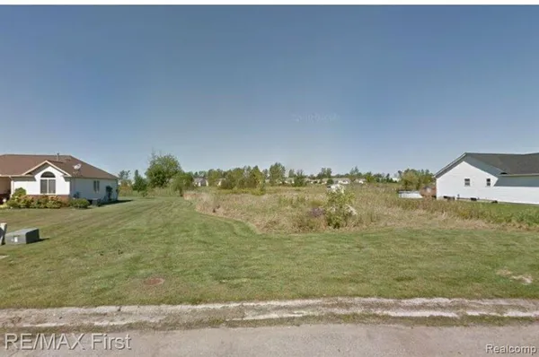 $24,900 | 39 Deer Park East, Capac, MI 48014
