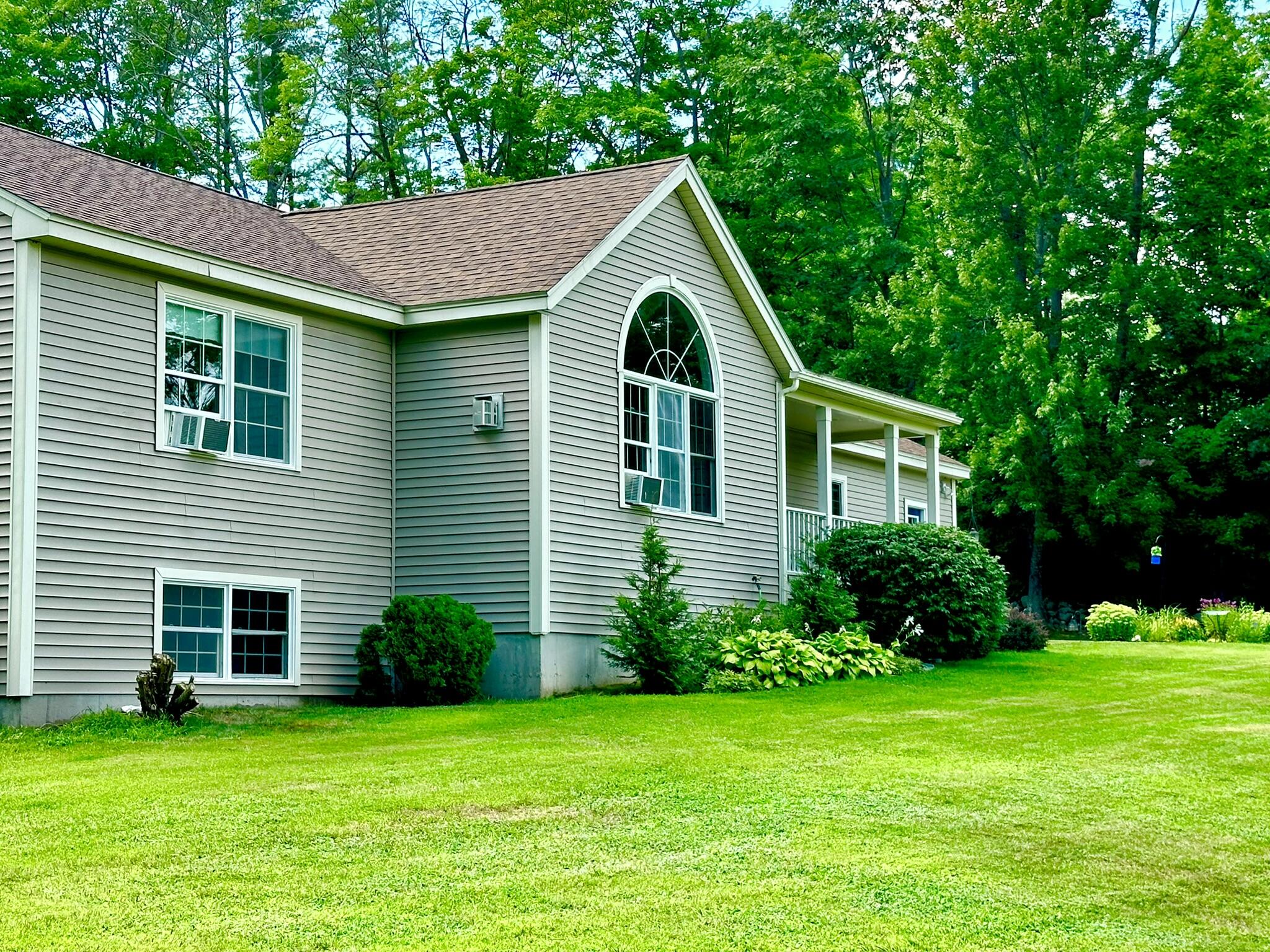 31 Hazen Drive Springvale, ME 04083 - Photo 8 of 53 IMG_3349