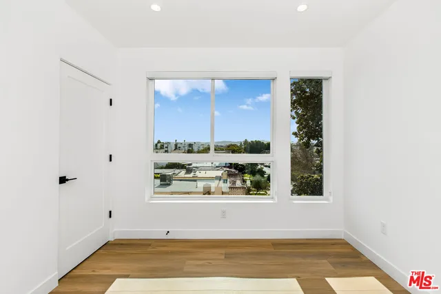 $5,000 | 1614 South Sycamore Avenue, Los Angeles, CA 90019