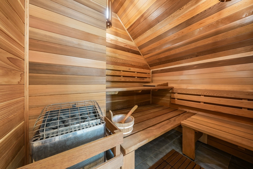 20 Beacon Street, Unit PH Chestnut Hill, MA 02467 - Photo 7 of 17