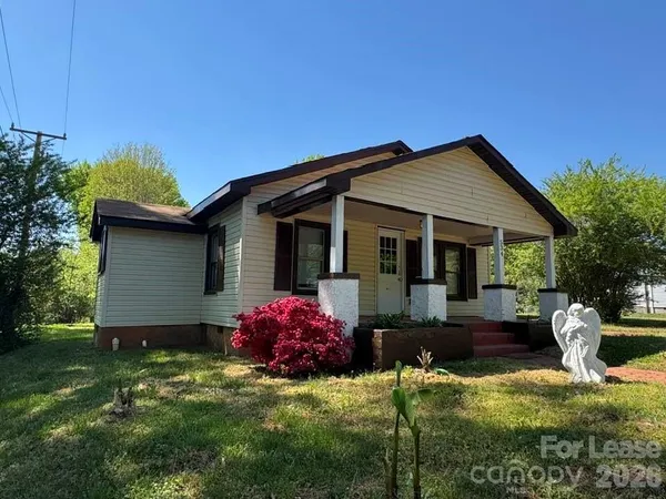 $1,250 | 534 Logan Street, Statesville, NC 28677