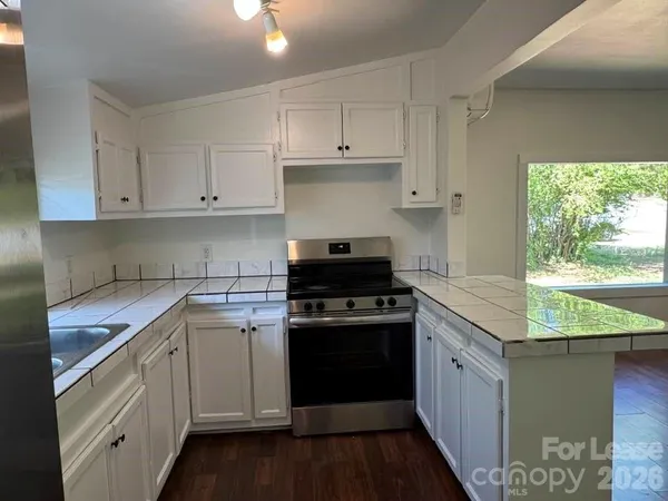 $1,250 | 534 Logan Street, Statesville, NC 28677