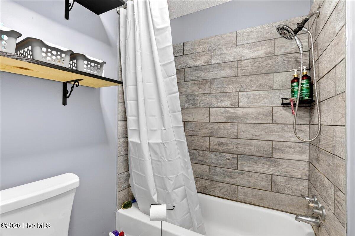 153 Giddens Street Newton Grove, NC 28366 - Photo 31 of 50 En suite
