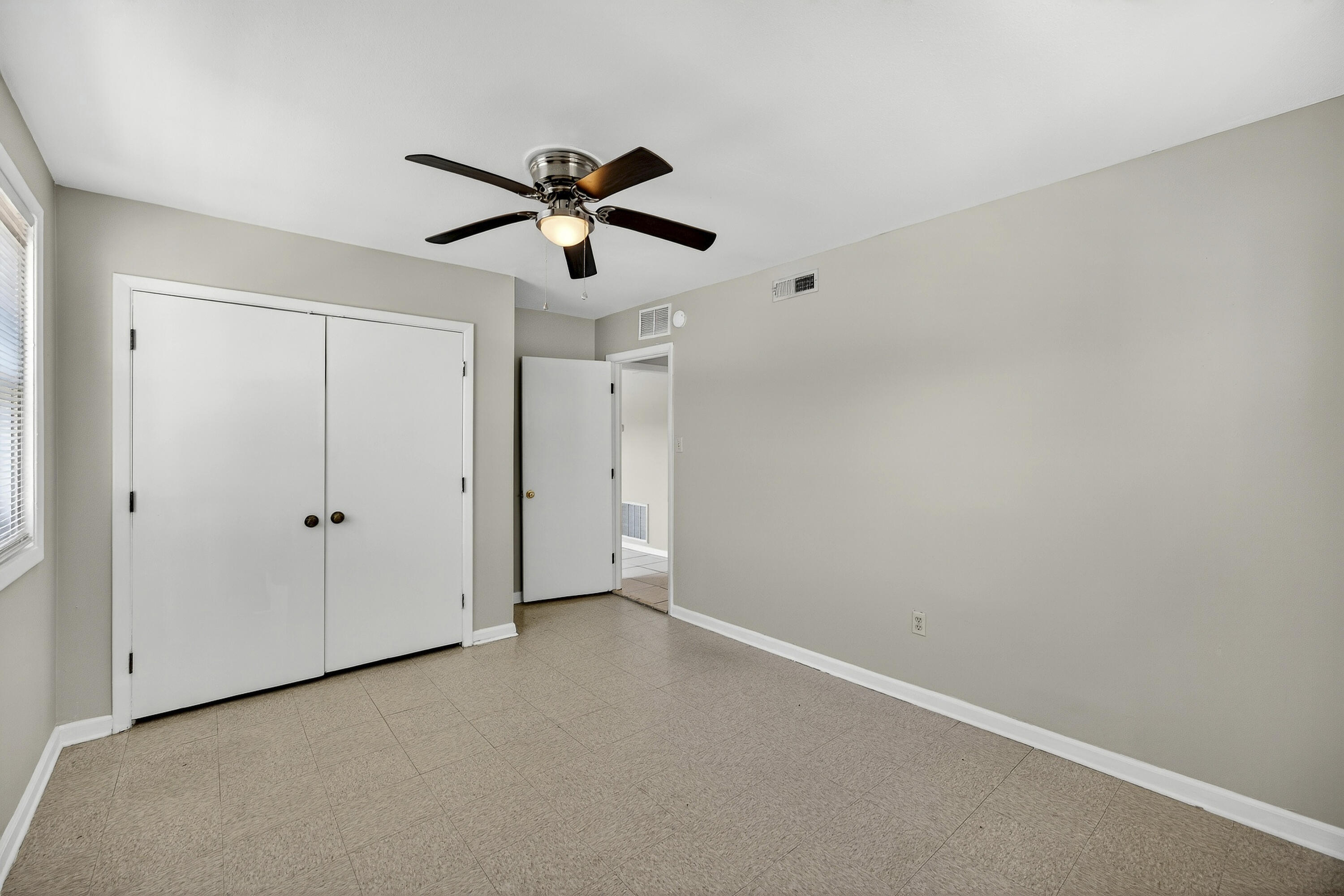 129 Congress Street, Unit B Charleston, SC 29403 - Photo 8 of 13 243A9967