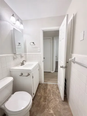 $775 | 201 South Kaysie Street, Unit 3, Angleton, TX 77515