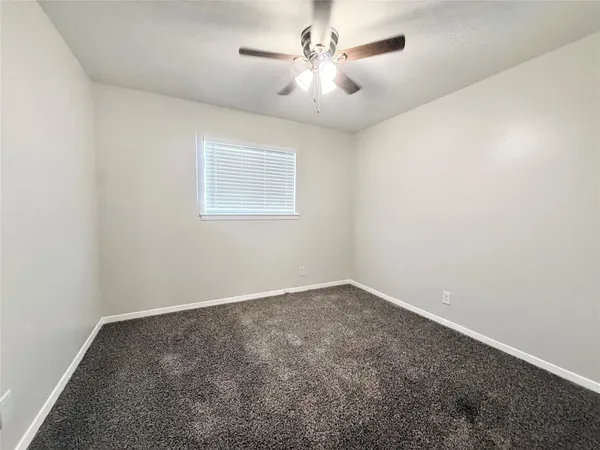 $775 | 201 South Kaysie Street, Unit 3, Angleton, TX 77515