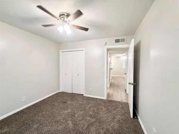 $775 | 201 South Kaysie Street, Unit 3, Angleton, TX 77515