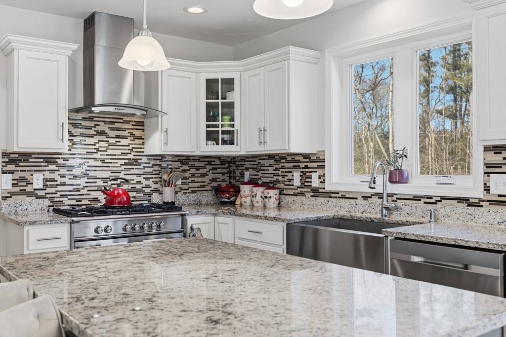 162 Bayberry Road Raynham, MA 02767 - Photo 18 of 41