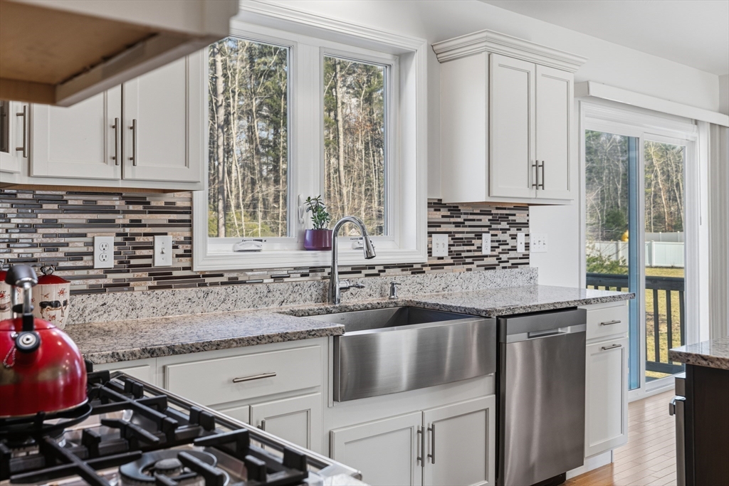 162 Bayberry Road Raynham, MA 02767 - Photo 21 of 41