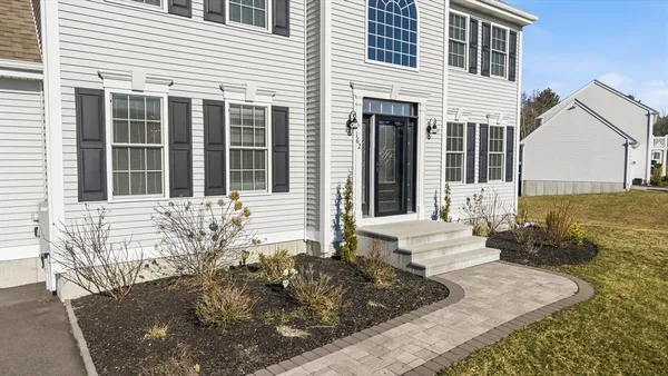 $869,999 | 162 Bayberry Road, Raynham, MA 02767