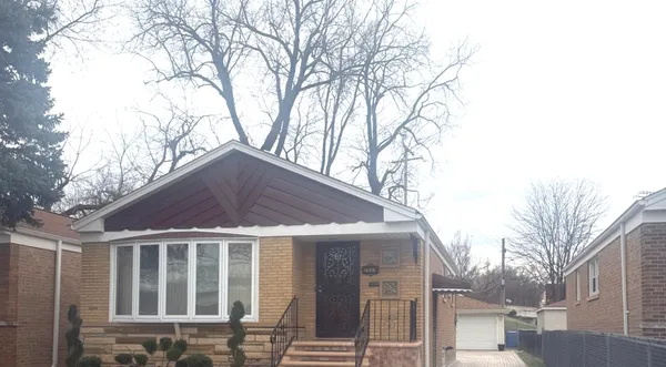 $290,000 | 2553 West 82nd Place, Chicago, IL 60652