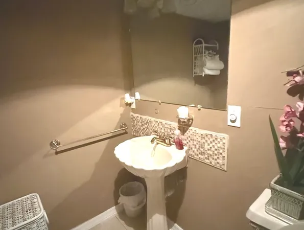 $290,000 | 2553 West 82nd Place, Chicago, IL 60652