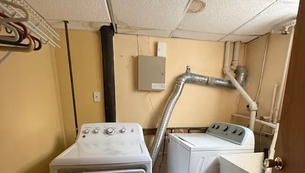 $290,000 | 2553 West 82nd Place, Chicago, IL 60652