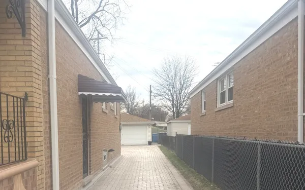 $290,000 | 2553 West 82nd Place, Chicago, IL 60652