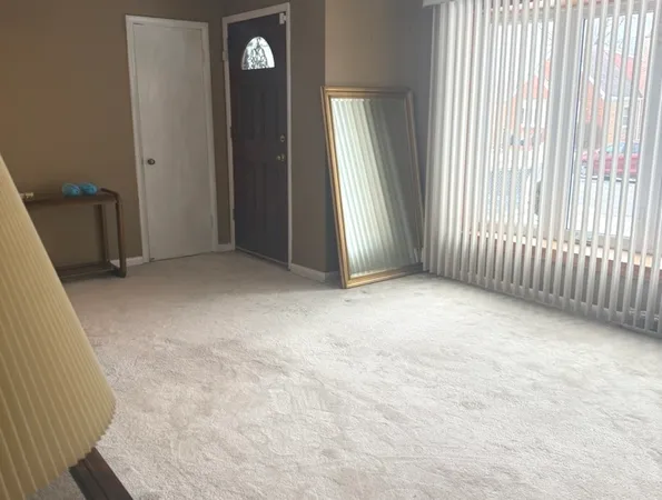 $290,000 | 2553 West 82nd Place, Chicago, IL 60652