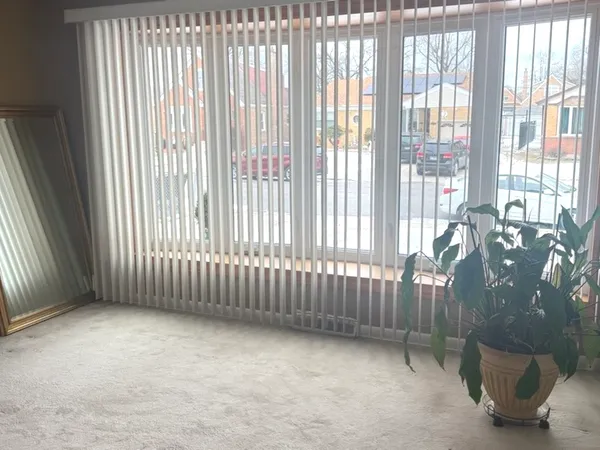 $290,000 | 2553 West 82nd Place, Chicago, IL 60652