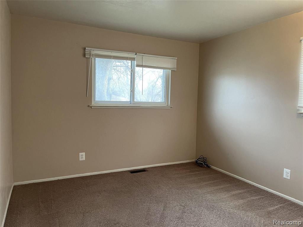 5418 Harding Street Dearborn Heights, MI 48125 - Photo 9 of 15