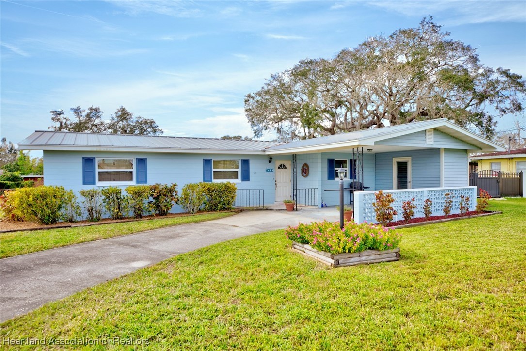 2409 Avalon Road Sebring, FL 33870 - Photo 1 of 37 Gallery Image 1