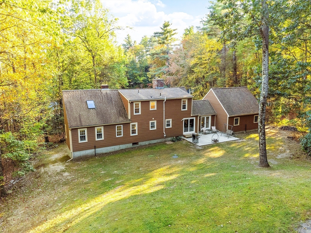 8 Country Road Lunenburg, MA 01462 - Photo 3 of 42