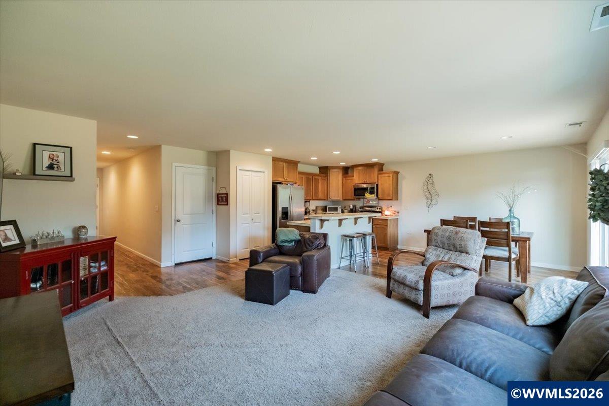 2952 Northwest Persimmon Way Albany, OR 97321 - Photo 2 of 29