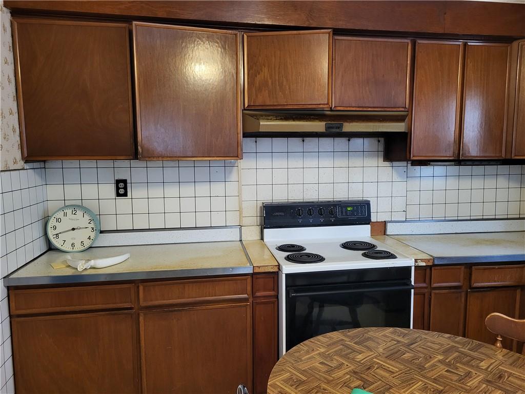 325 Wagner Avenue Butler, PA 16001 - Photo 5 of 15 Kitchen...