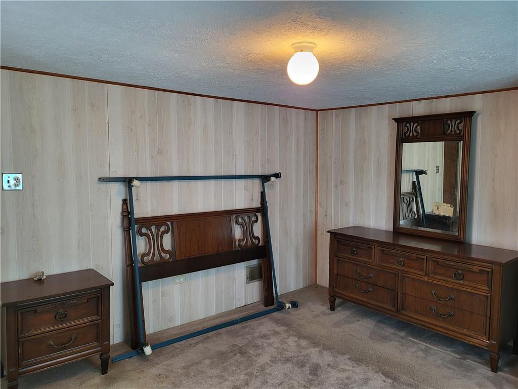 325 Wagner Avenue Butler, PA 16001 - Photo 9 of 15 Primary Bedroom