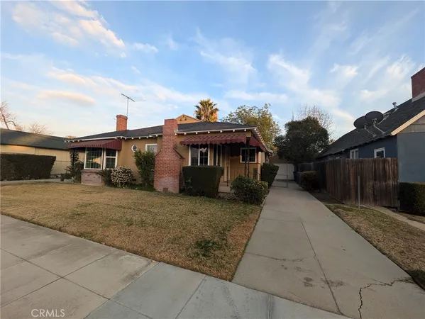 $1,750 | 3326 Locust Street, Riverside, CA 92501