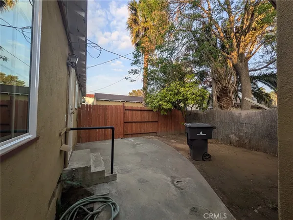 $1,750 | 3326 Locust Street, Riverside, CA 92501