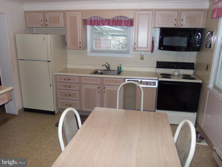315 Kent Road Springfield, PA 19064 - Photo 3 of 24