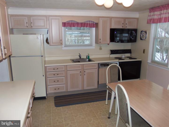 315 Kent Road Springfield, PA 19064 - Photo 5 of 24