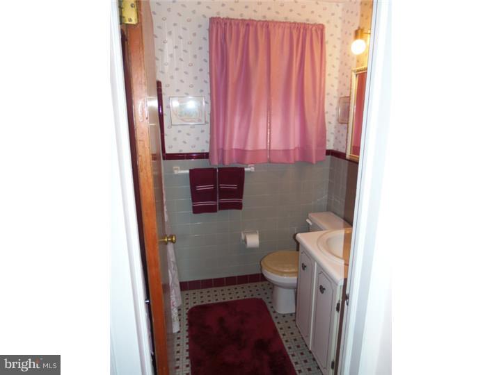 315 Kent Road Springfield, PA 19064 - Photo 9 of 24