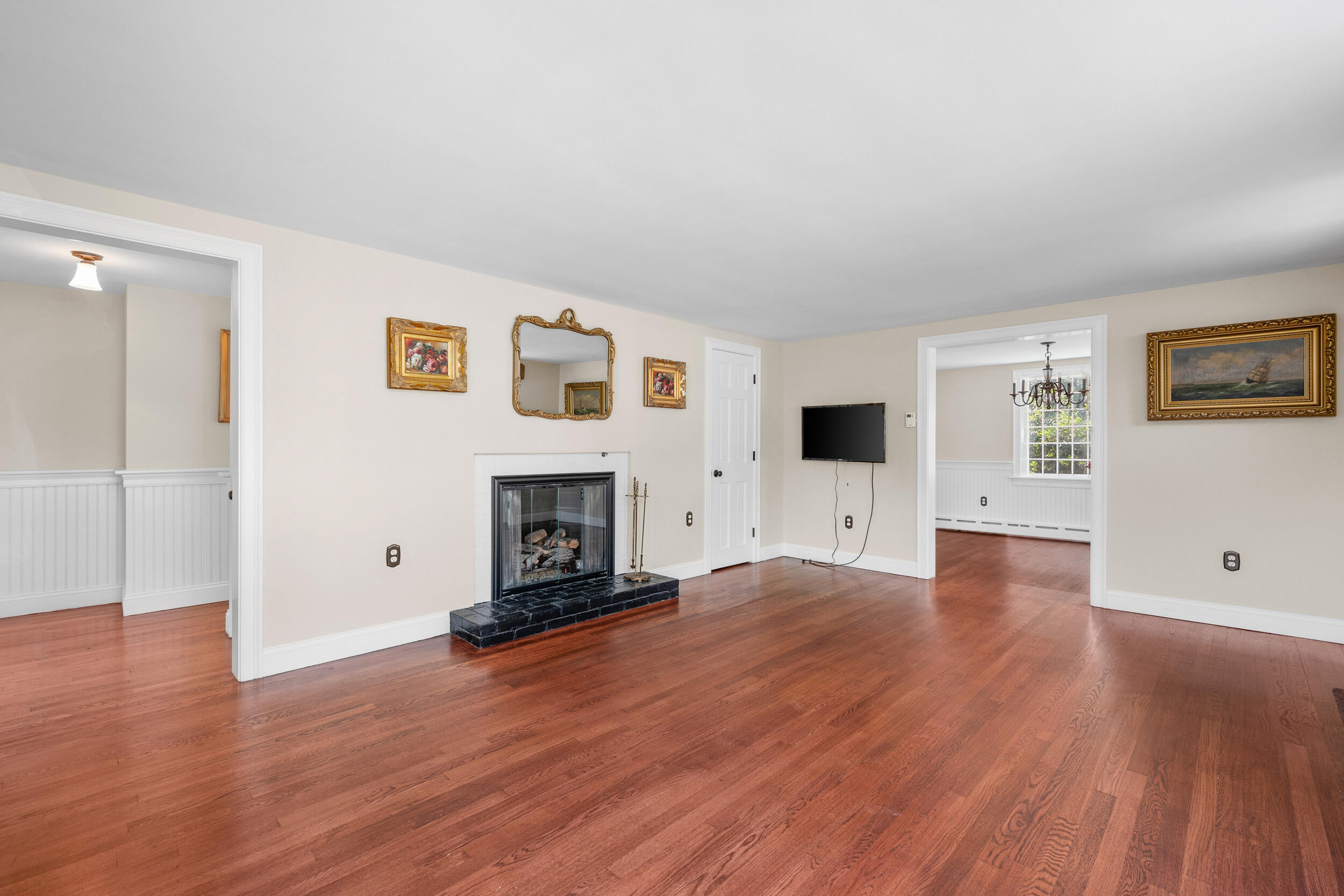 32 Grey Neck Road West Harwich, MA 02671 - Photo 8 of 36 Living room