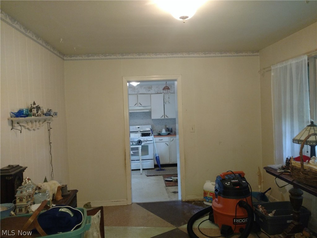 296 Hilliard Road Elyria, OH 44035 - Photo 9 of 14 Gallery Image 9