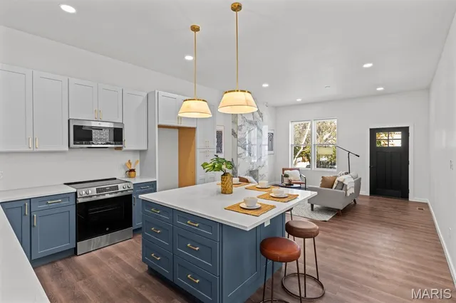 $335,000 | 4258 Swan Avenue, St. Louis, MO 63110