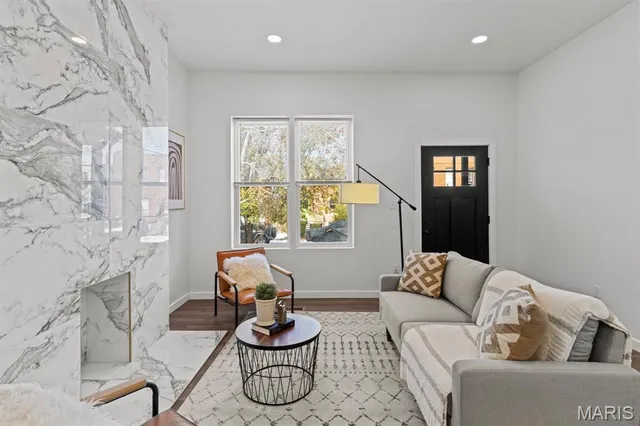 $335,000 | 4258 Swan Avenue, St. Louis, MO 63110