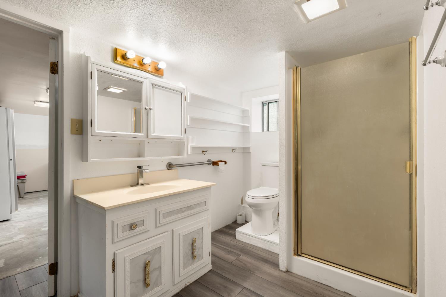 3270 Ayres Holmes Road Auburn, CA 95603 - Photo 33 of 72 Full Bathroom Downstairs