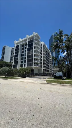$2,750 | 1440 Brickell Bay Drive, Unit 810, Miami, FL 33131