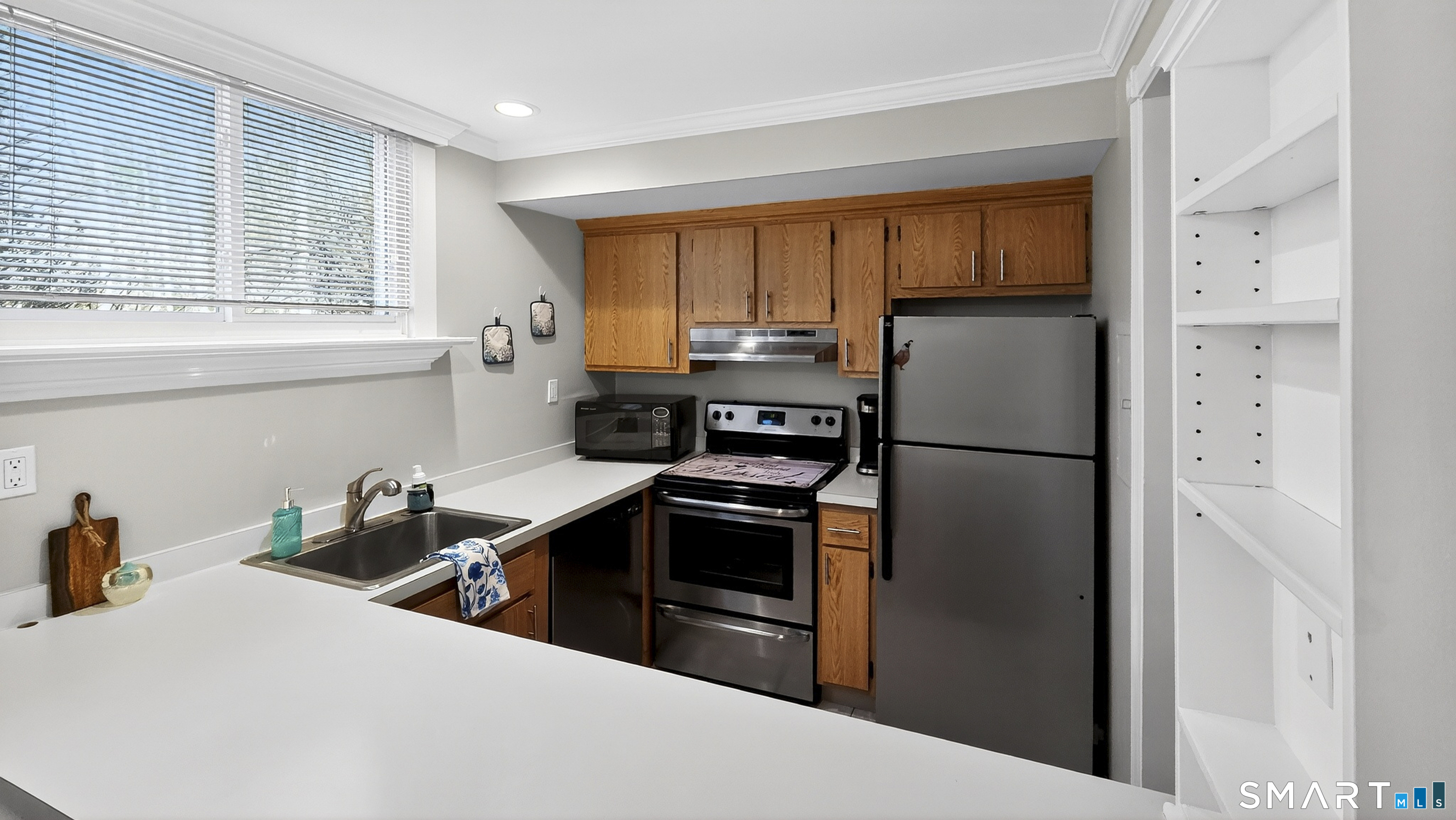 229 Bacon Pond Road, Unit 352 Woodbury, CT 06798 - Photo 6 of 40