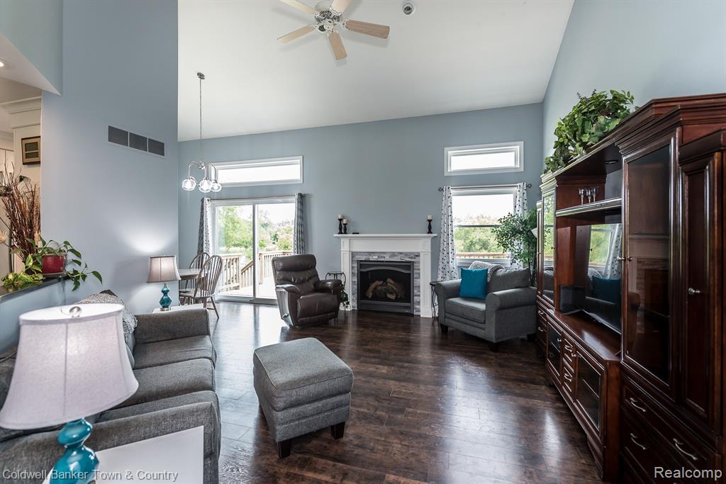7158 Stow Road Fowlerville, MI 48836 - Photo 13 of 47
