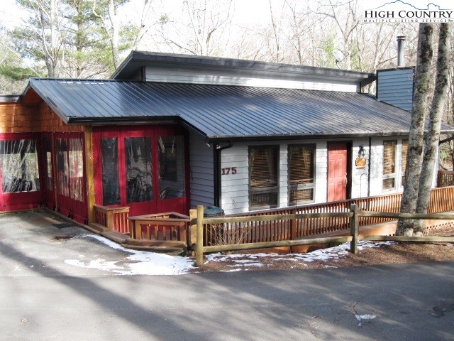 175 Longview Road Newland, NC 28657 - Photo 3 of 31 Gallery Image 3