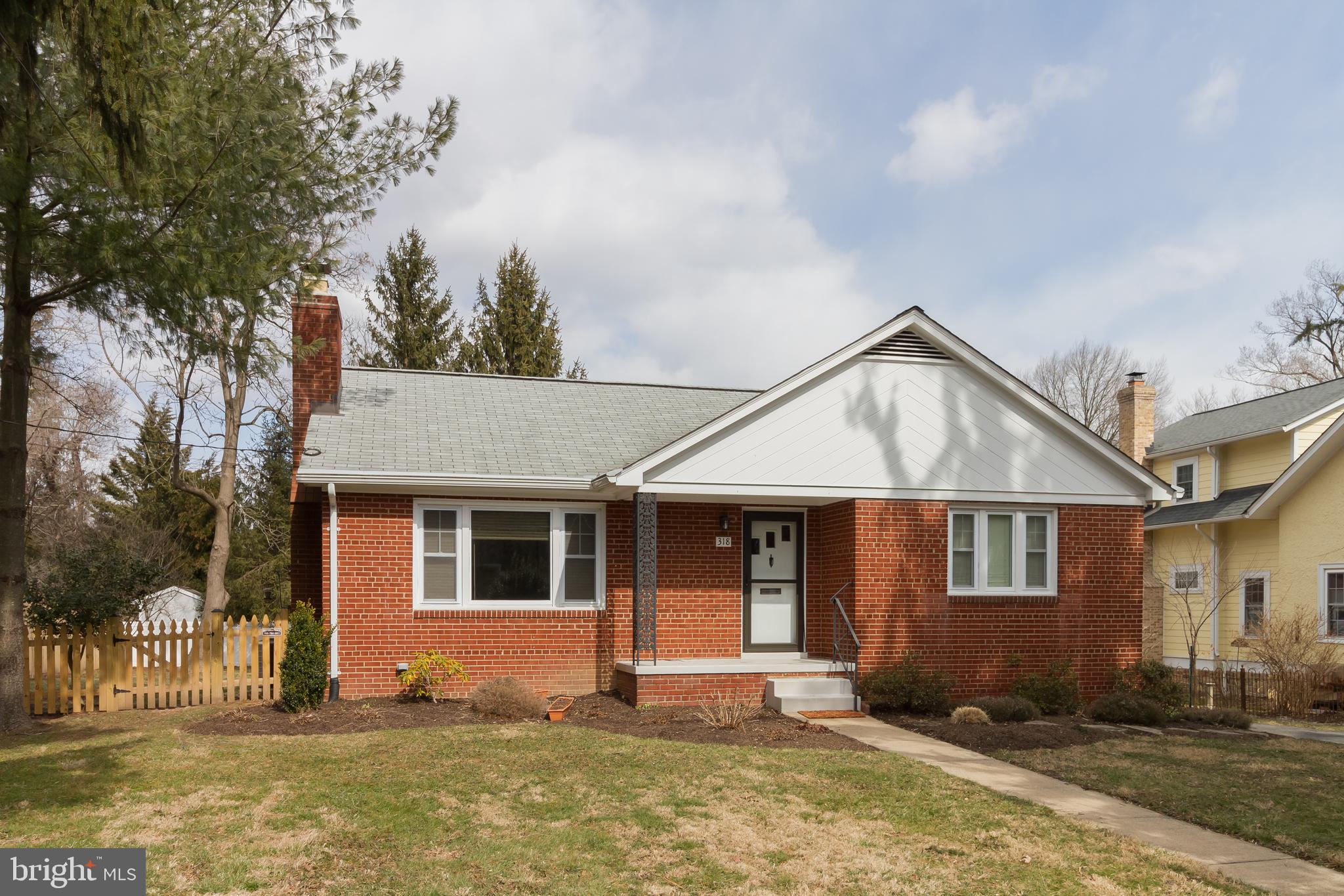 318 Edwards Ferry Road Northeast Leesburg, VA 20176 - Photo 3 of 43 Gallery Image 3