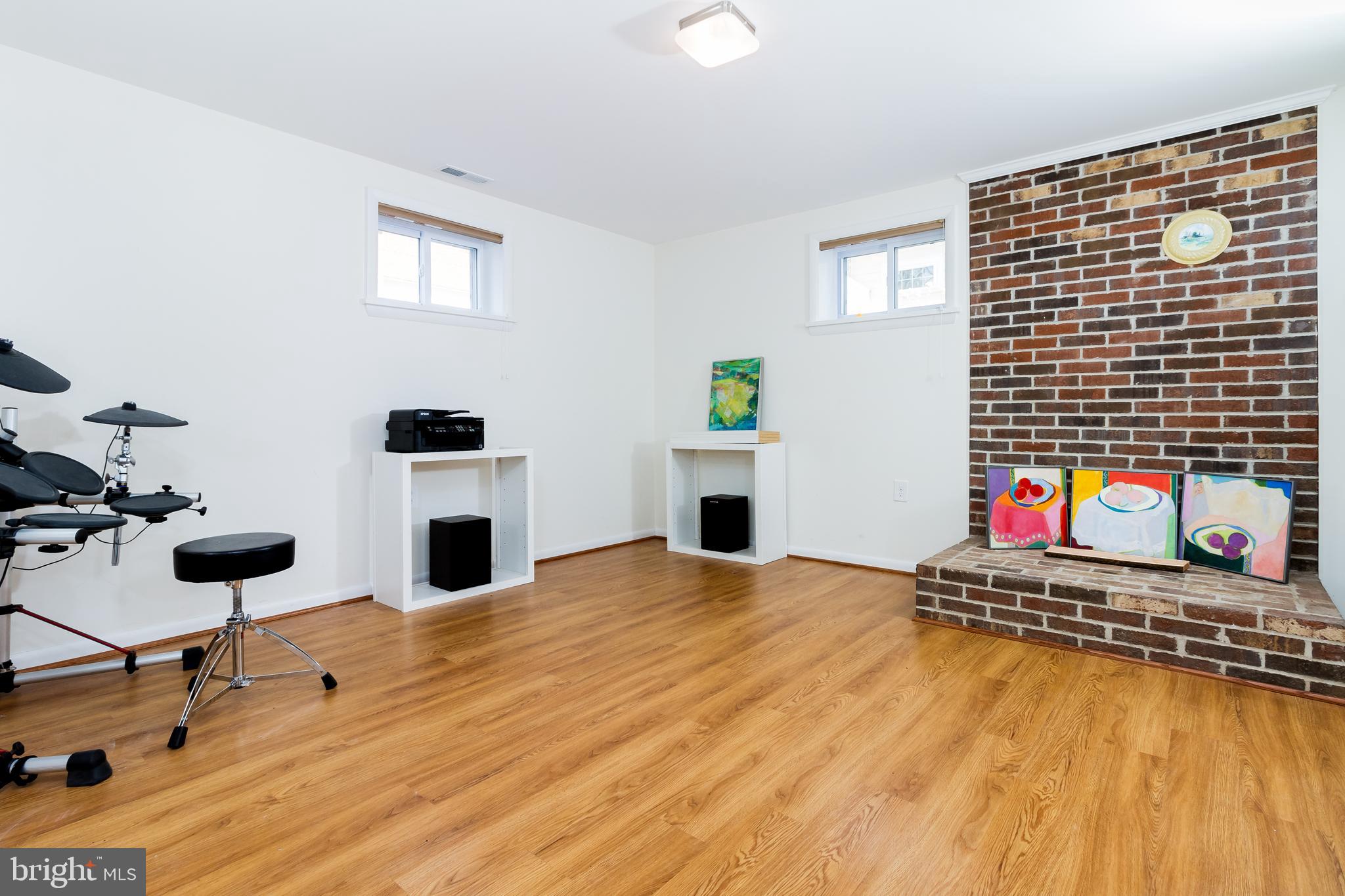 318 Edwards Ferry Road Northeast Leesburg, VA 20176 - Photo 23 of 43 Gallery Image 23