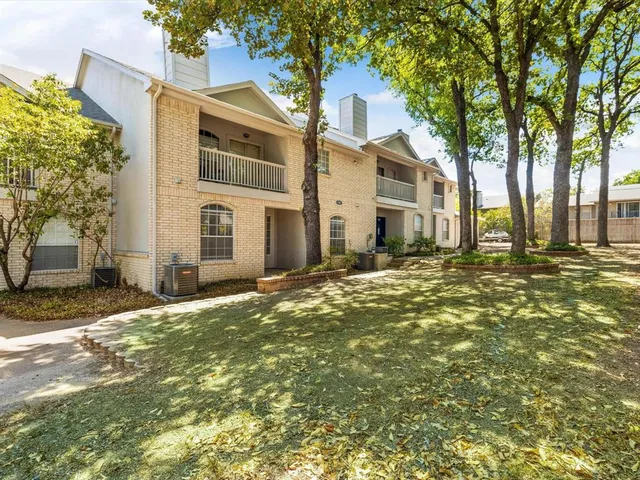 $1,695 | 1501 Cedar Elm Drive, Unit 201, Euless, TX 76039
